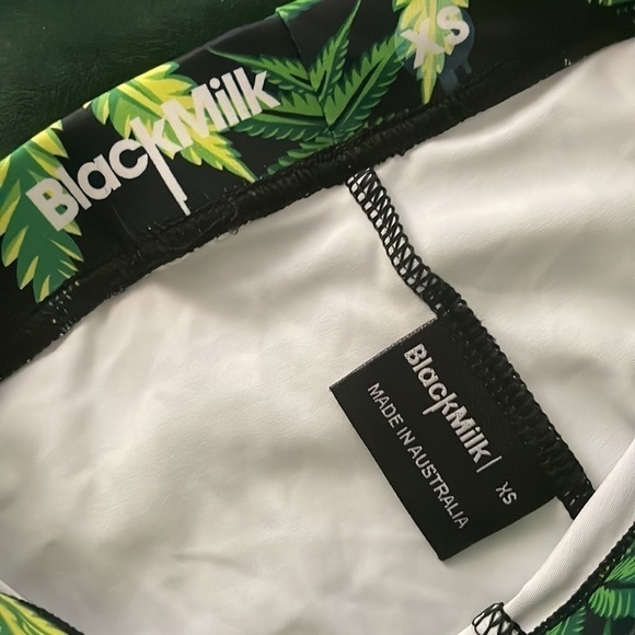 Blackmilk XS Woah Dude Mary Jane Marijuana 2.0 HWMF Leggings - Picture 6 of 6